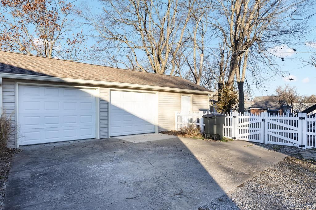 816 S Crawford Street — photo 42