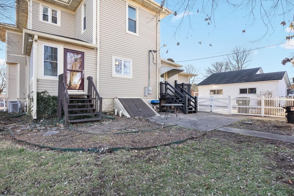 816 S Crawford Street — photo 43
