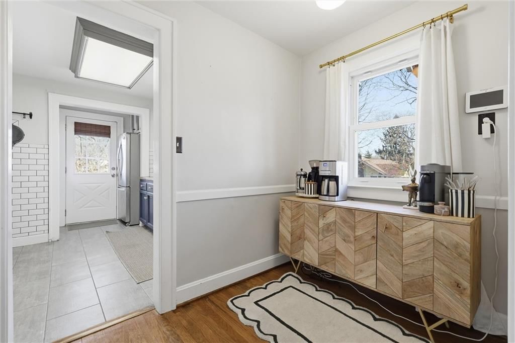 646 E 61st Terrace — photo 11