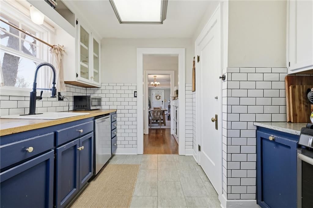 646 E 61st Terrace — photo 17