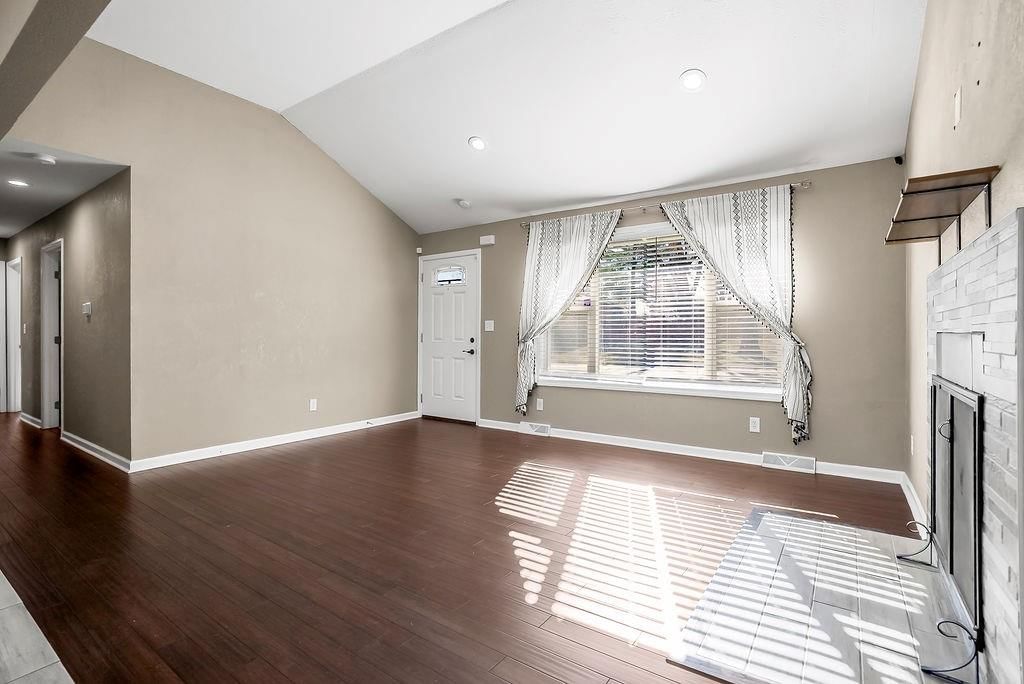 9950 Sloan Avenue — photo 5