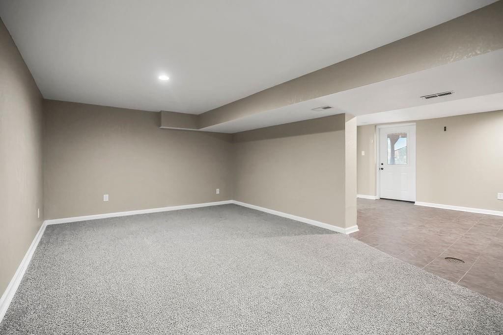 9950 Sloan Avenue — photo 21
