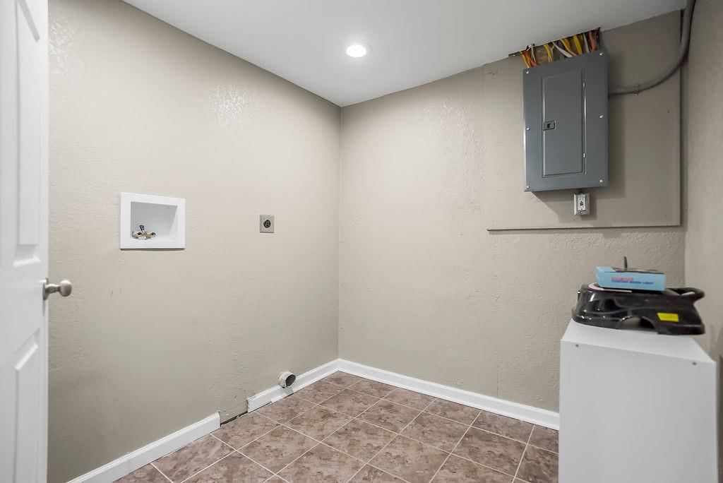 9950 Sloan Avenue — photo 24