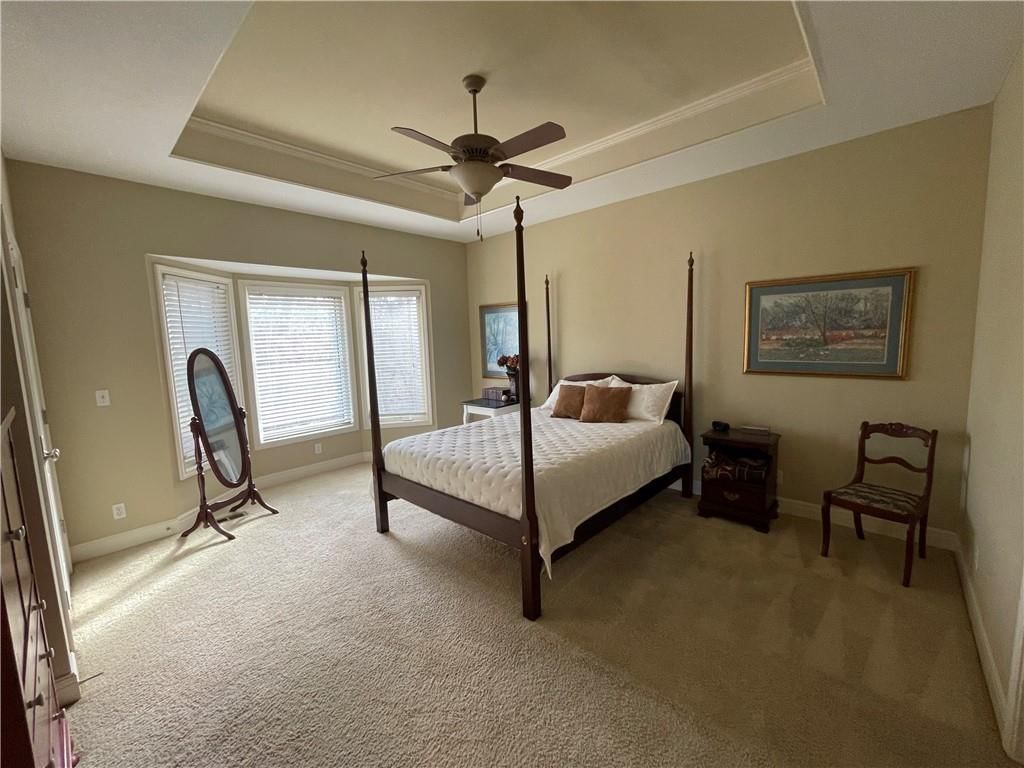 4725 MEADOW VIEW Drive — photo 8
