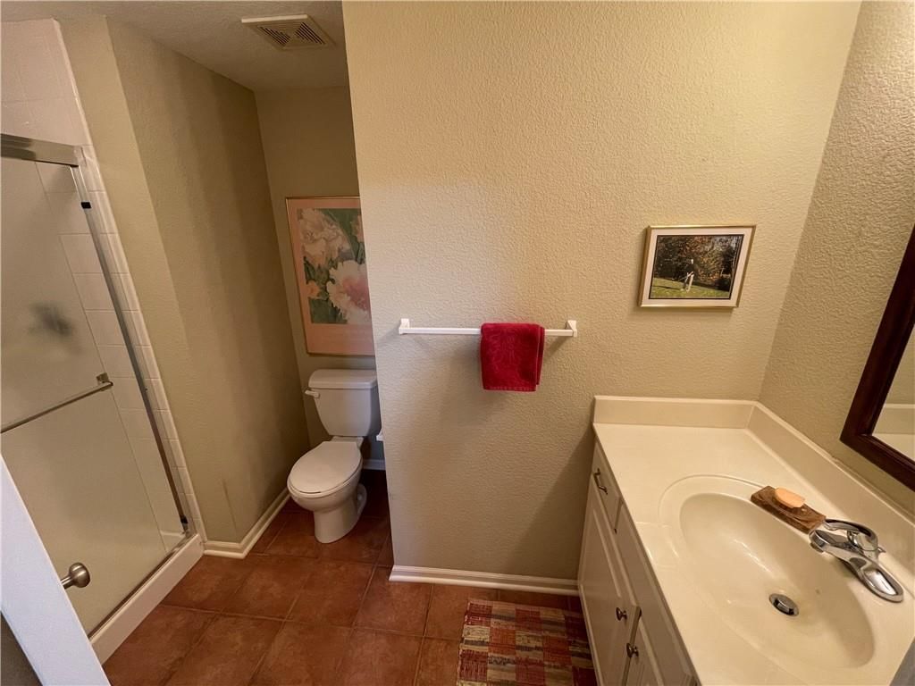 4725 MEADOW VIEW Drive — photo 13
