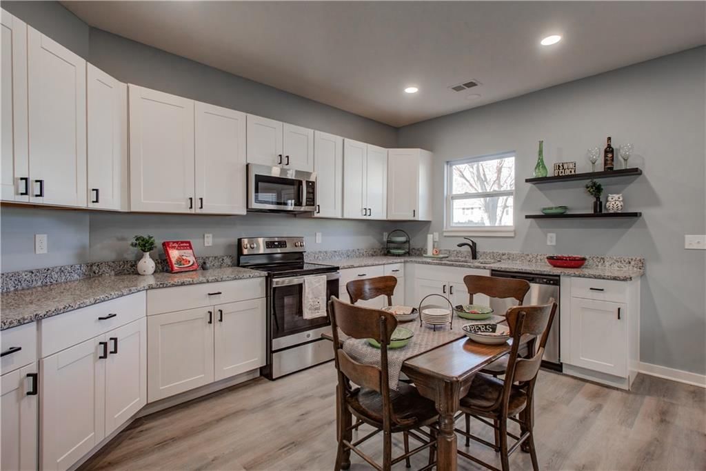 106 E Walker Drive — photo 12