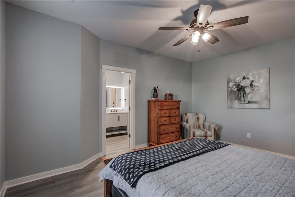 106 E Walker Drive — photo 17