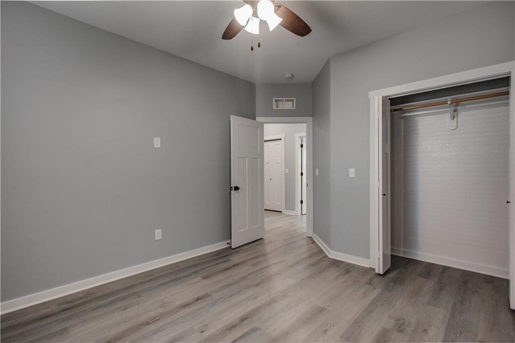 106 E Walker Drive — photo 22