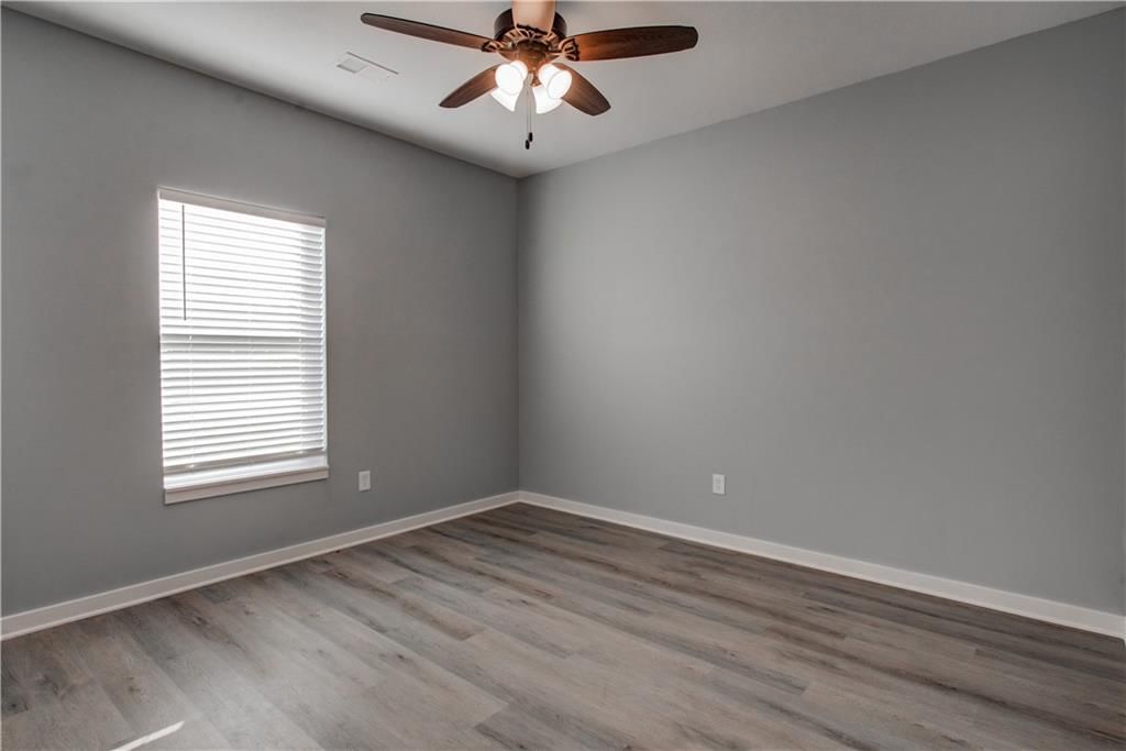 106 E Walker Drive — photo 26