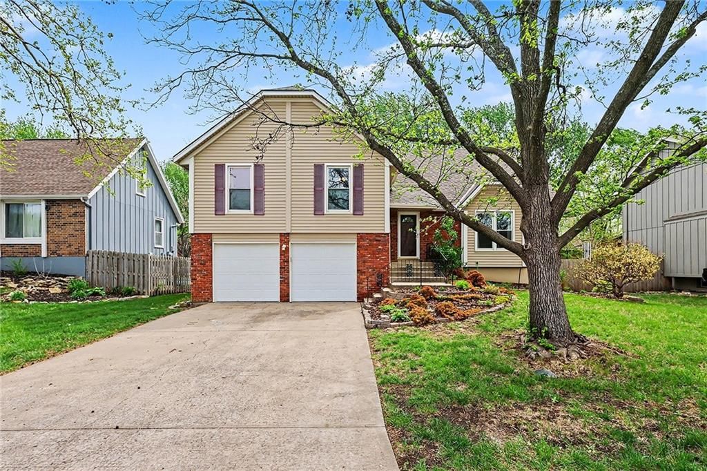 1908 S Lindenwood Drive — photo 2