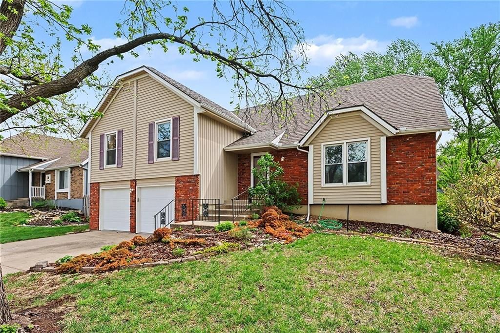 1908 S Lindenwood Drive — photo 4