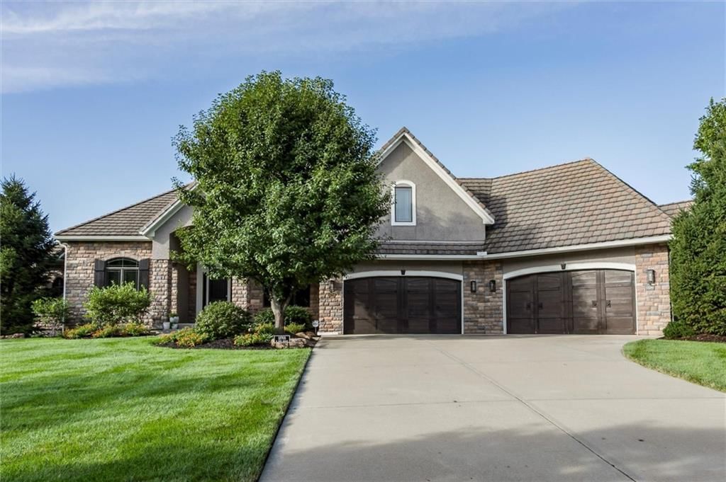 12703 W 160th Terrace, Overland Park, KS