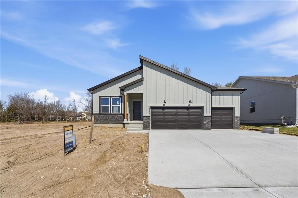 18304 W 166th Street, Olathe, KS