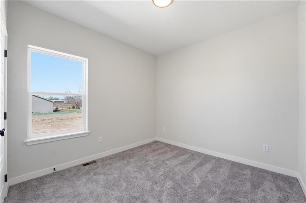 18304 W 166th Street — photo 8