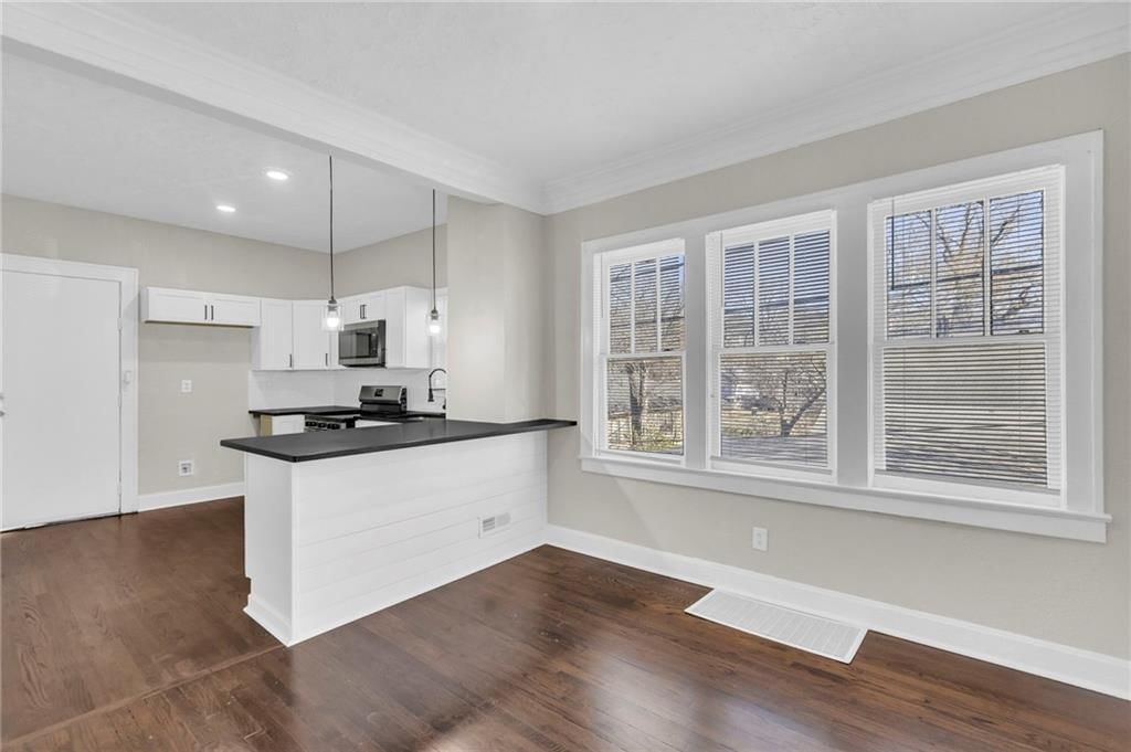 1406 E 45th Street — photo 12
