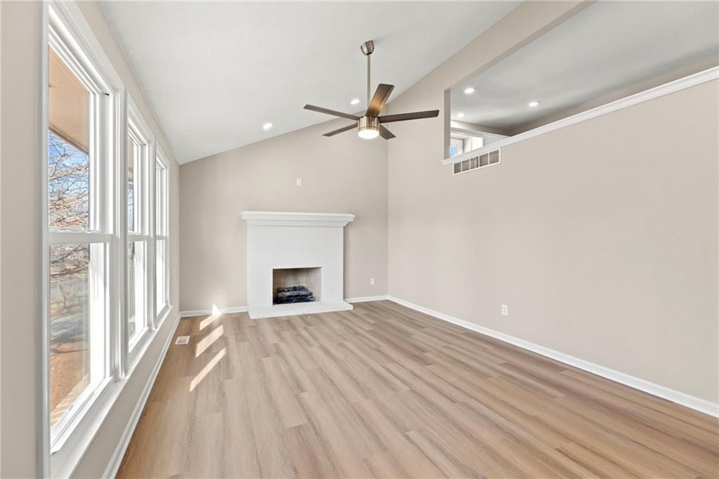 8615 N Wayland Avenue — photo 5