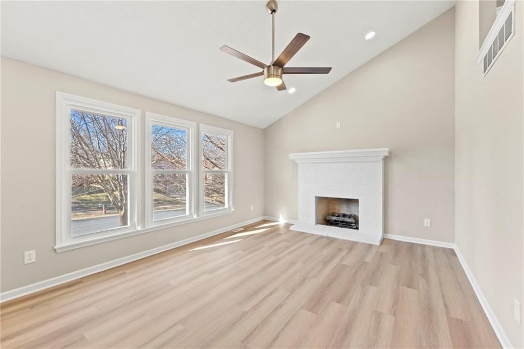 8615 N Wayland Avenue — photo 6