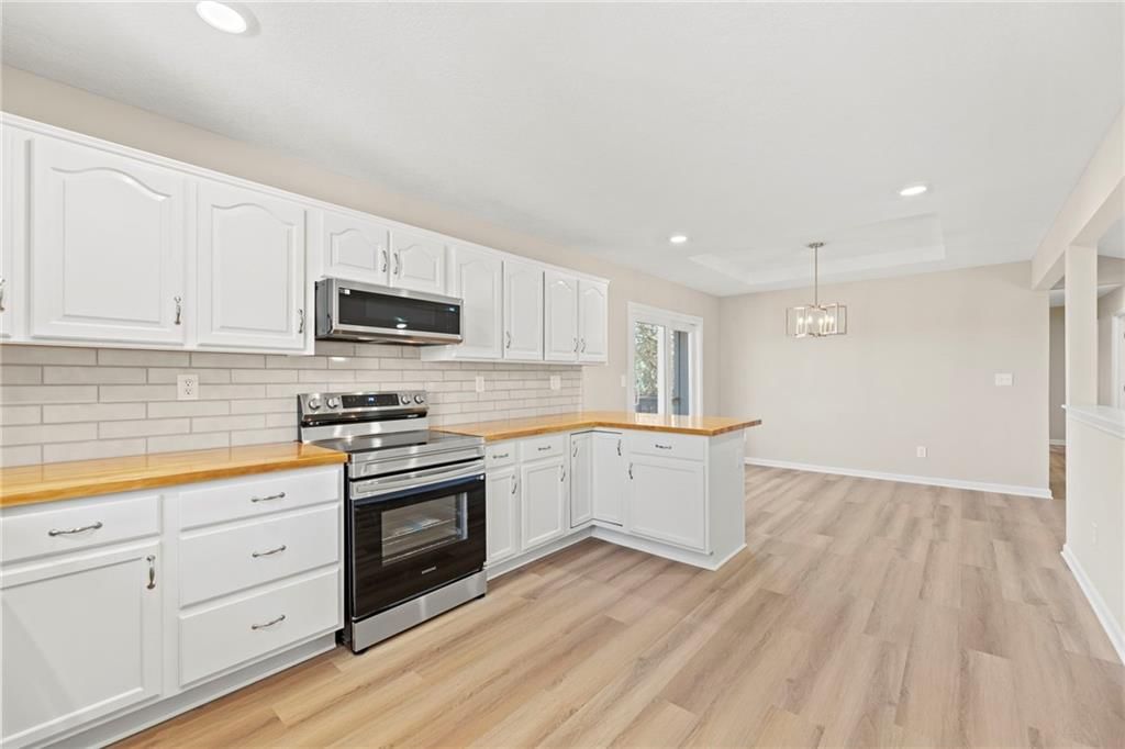 8615 N Wayland Avenue — photo 11