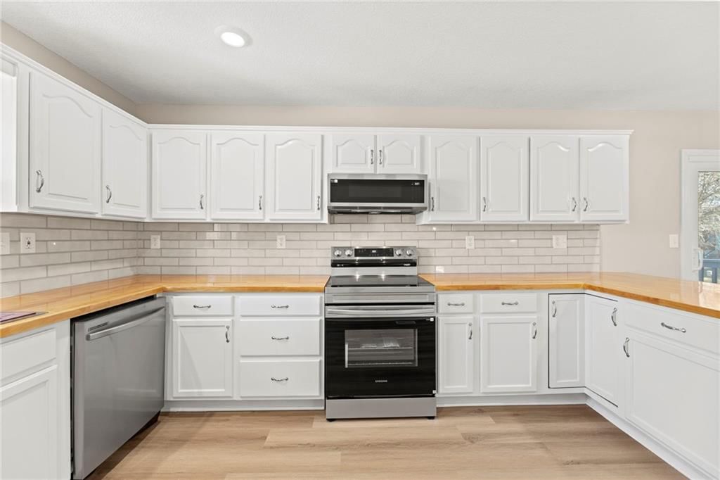 8615 N Wayland Avenue — photo 13