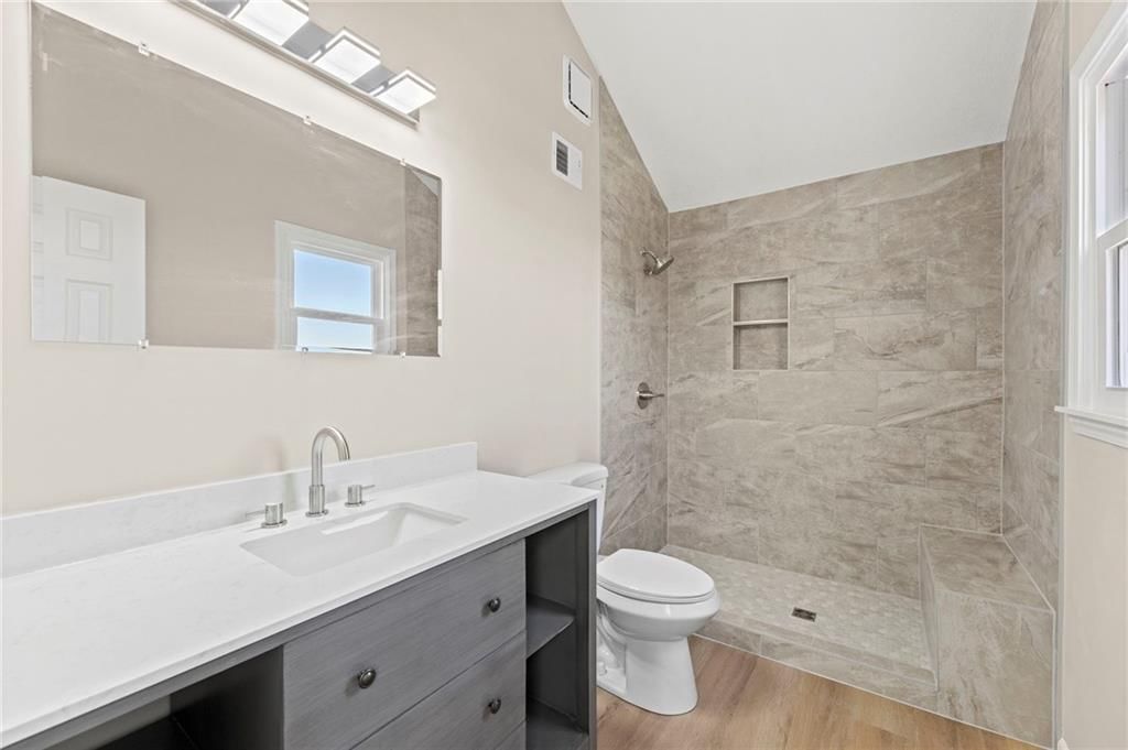 8615 N Wayland Avenue — photo 17