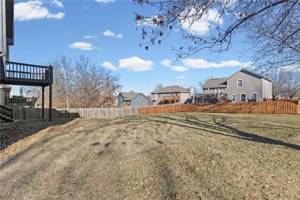 8615 N Wayland Avenue — photo 29