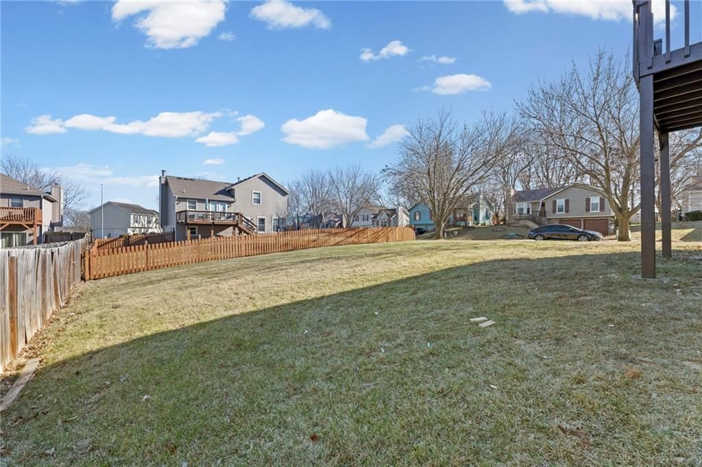 8615 N Wayland Avenue — photo 30