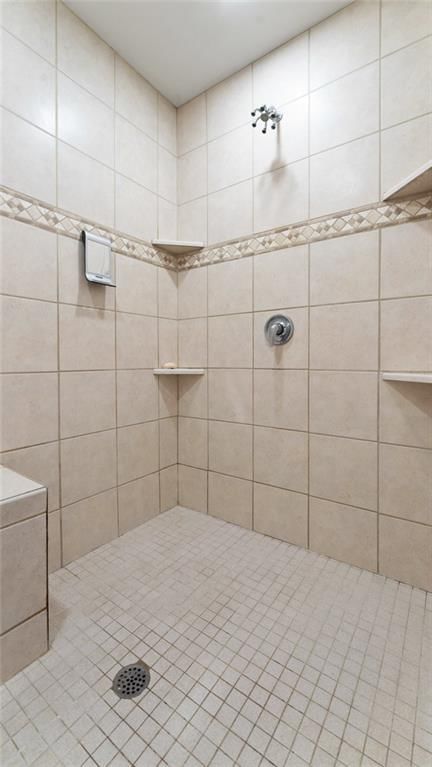 146 Country Club Drive — photo 57