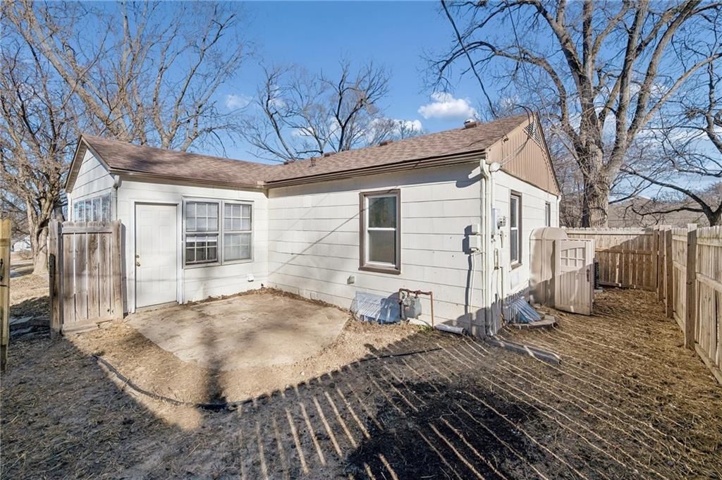 1300 Todd Street — photo 4