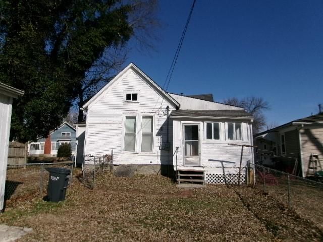 407 W 10th Street — photo 3