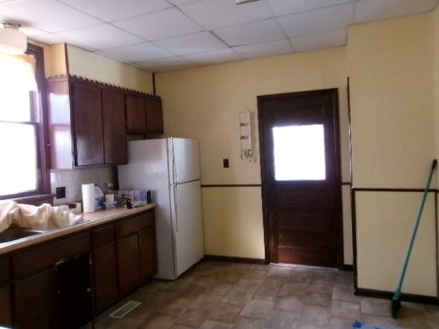 407 W 10th Street — photo 5