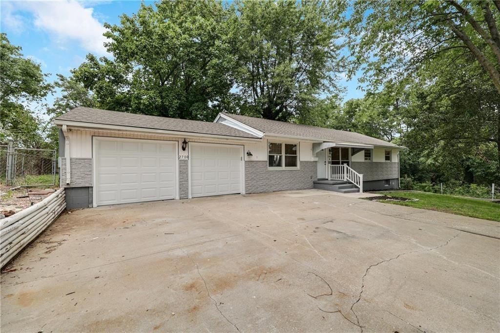 2700 Englewood Terrace, Independence, MO