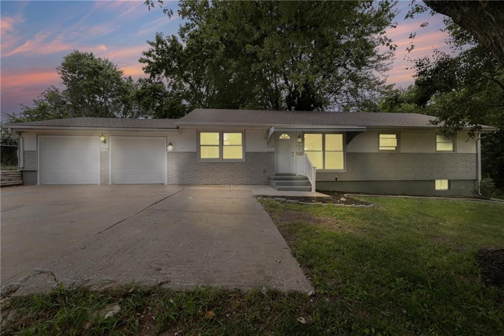 2700 Englewood Terrace — photo 2