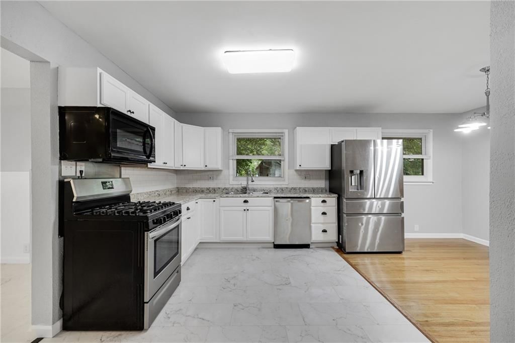 2700 Englewood Terrace — photo 10