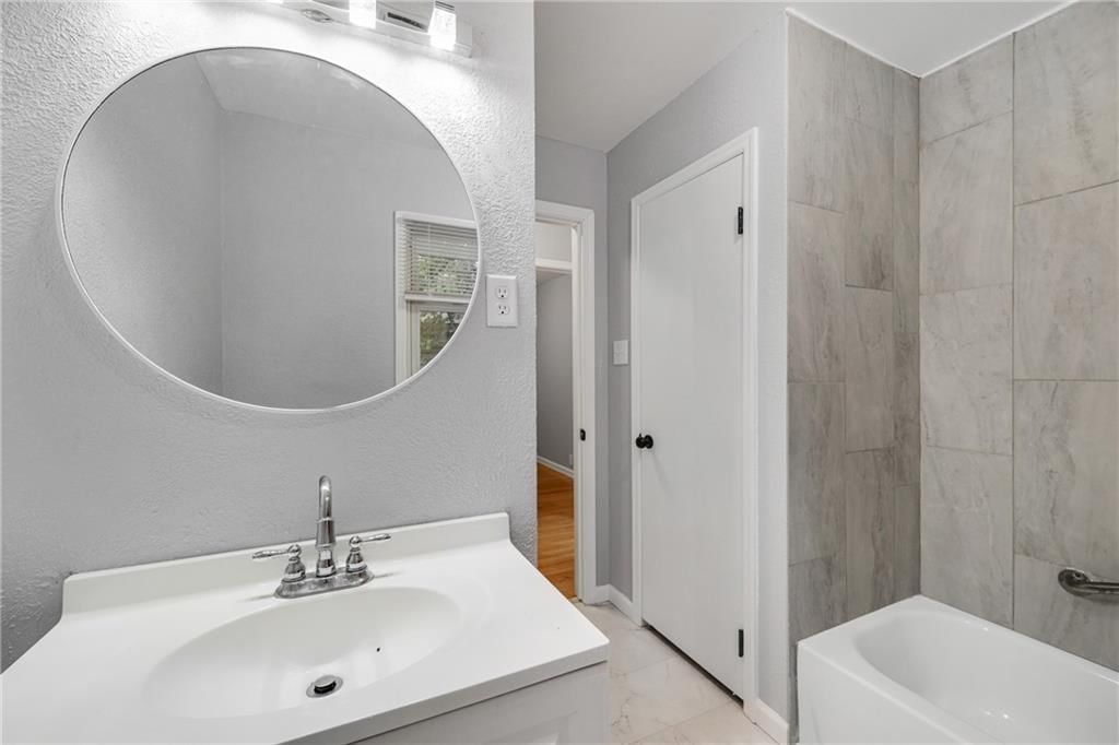 2700 Englewood Terrace — photo 25