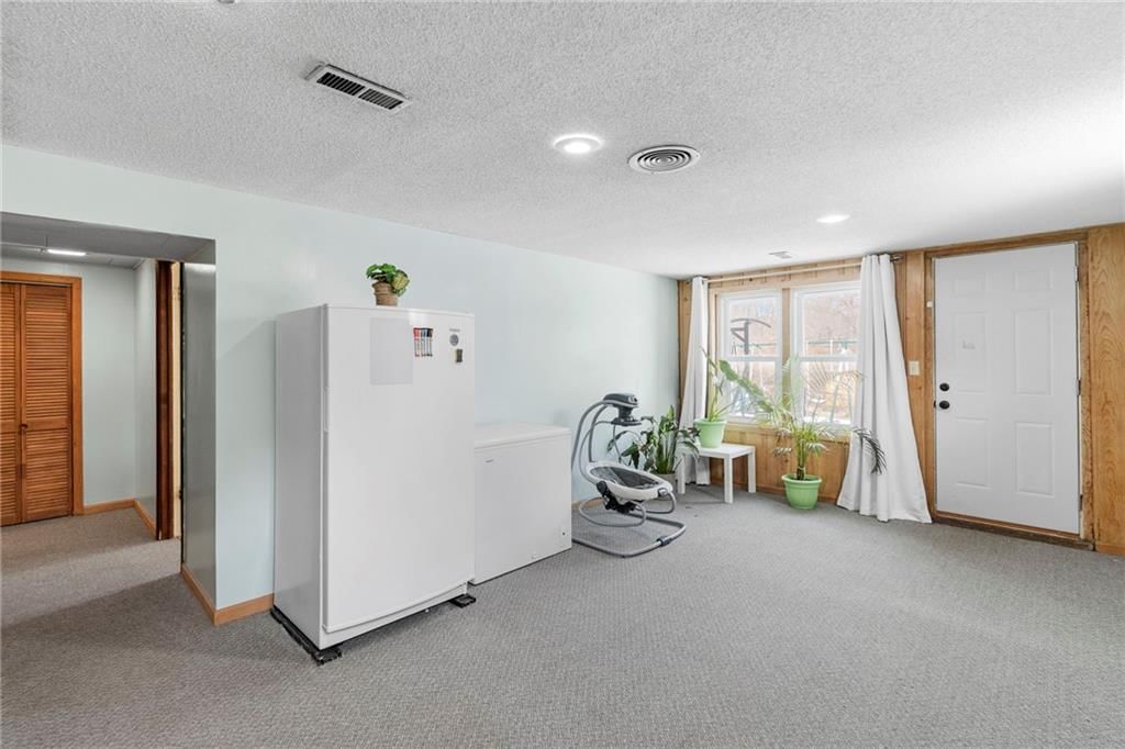 903 E Clark Street — photo 25