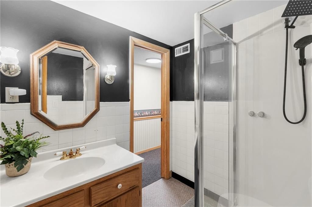 903 E Clark Street — photo 30