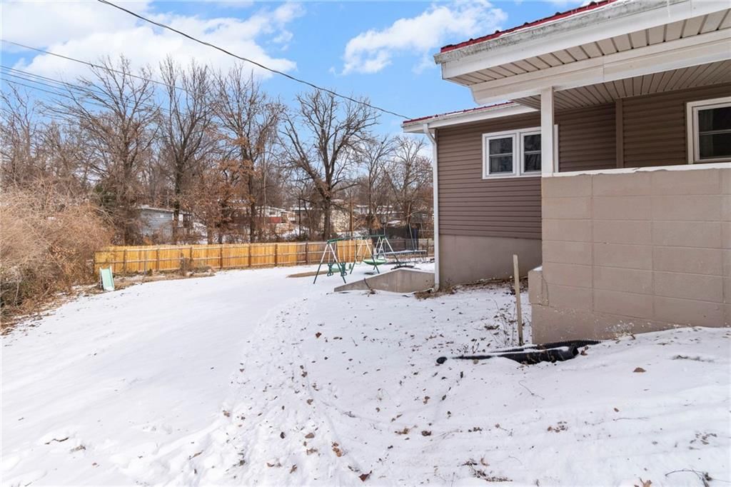 903 E Clark Street — photo 34