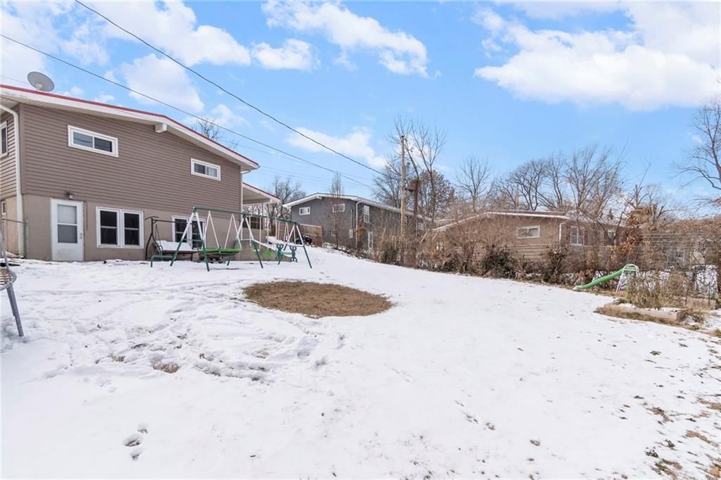 903 E Clark Street — photo 35