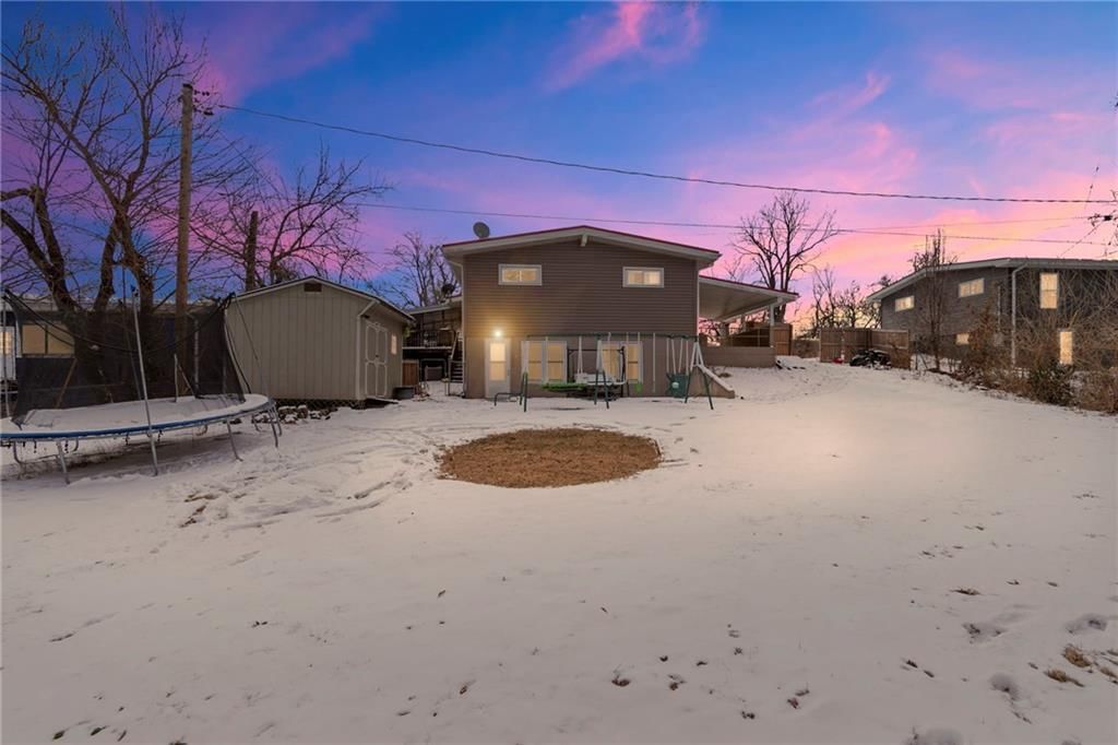 903 E Clark Street — photo 39
