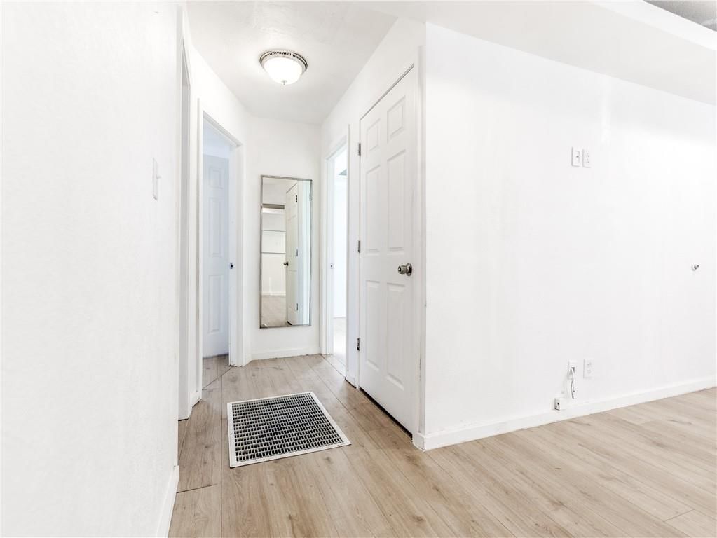 2457 Poplar Avenue — photo 6