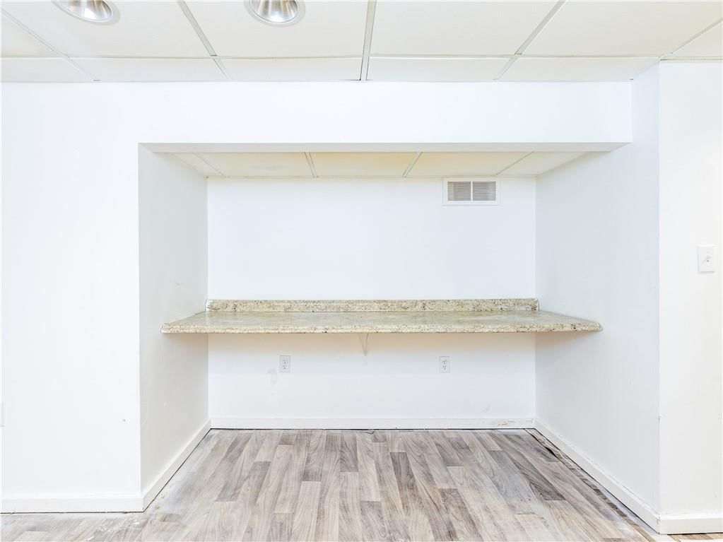 2457 Poplar Avenue — photo 11