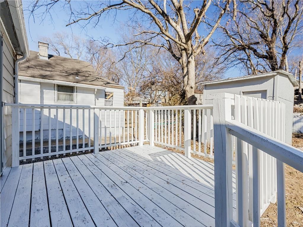 2457 Poplar Avenue — photo 16