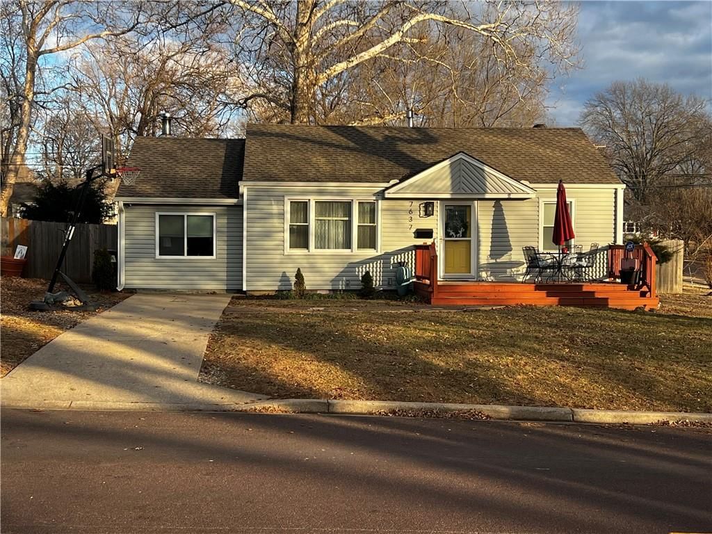 7637 Conser Street — photo 34
