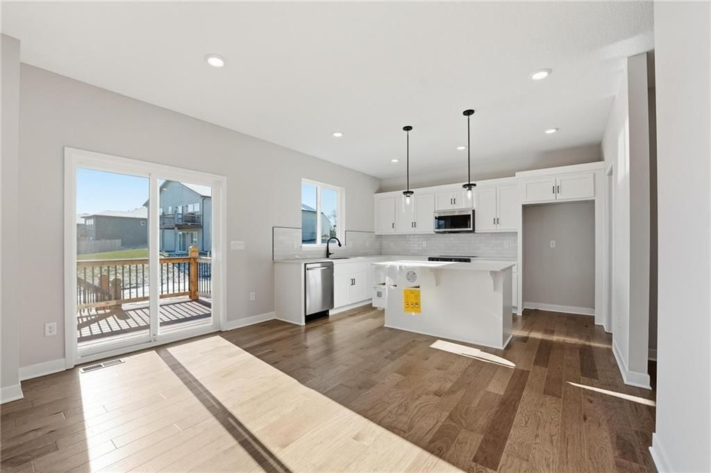 18180 W 166th Terrace — photo 11