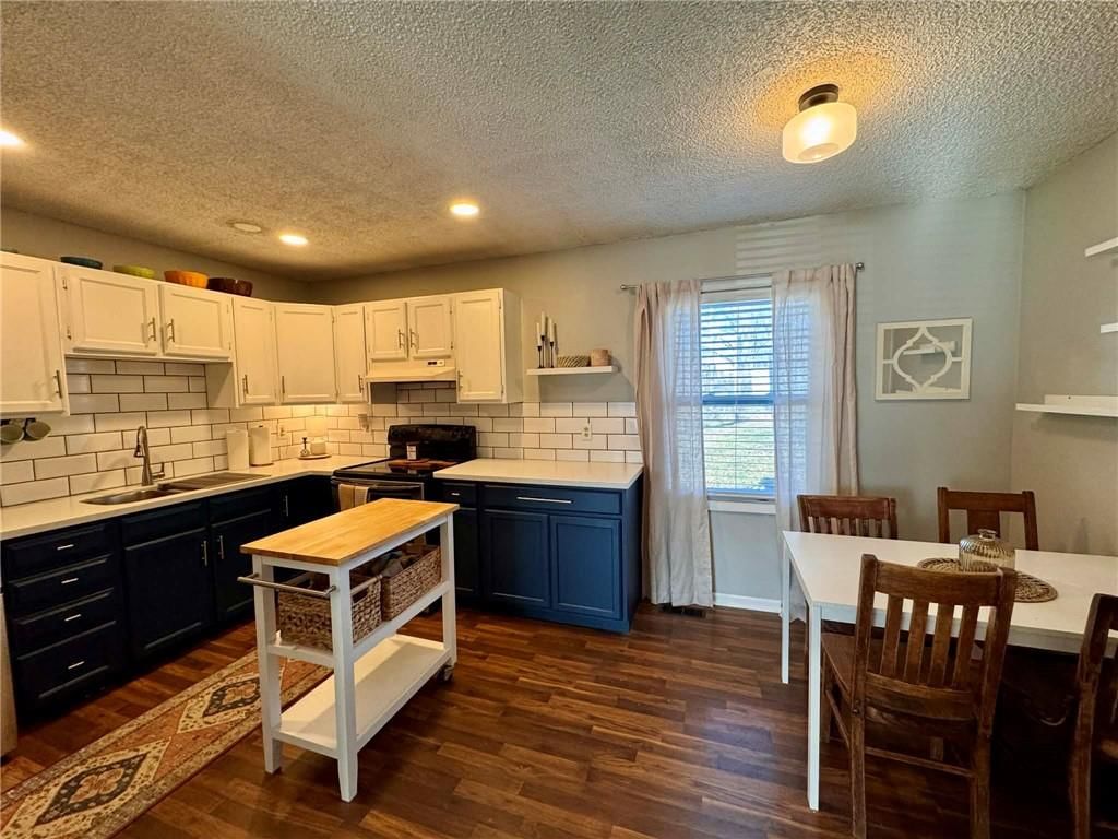 450 N Milton Street — photo 9