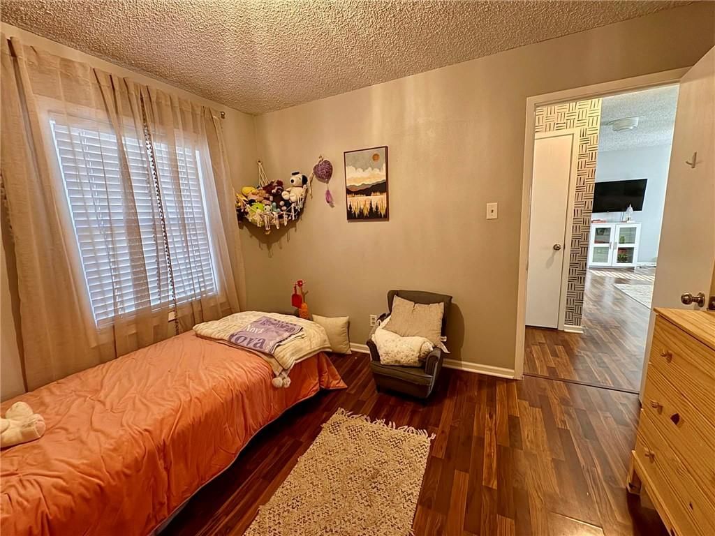 450 N Milton Street — photo 15