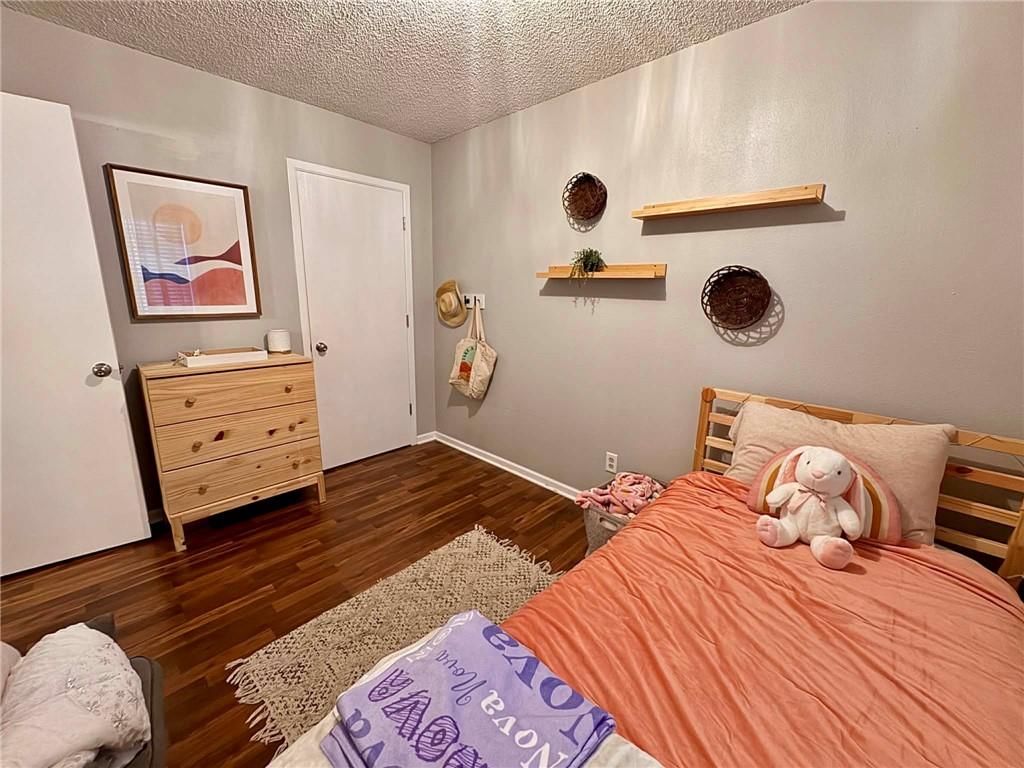 450 N Milton Street — photo 16