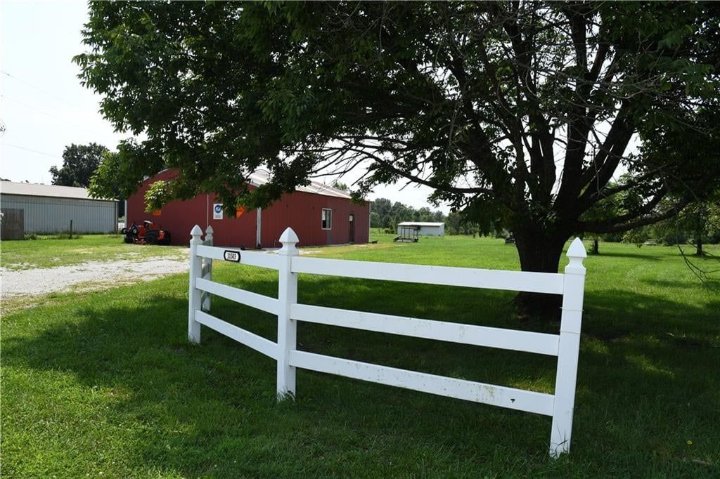 Photo 6 of 13 - 11503 State Route 2 Highway, Freeman, MO 64746