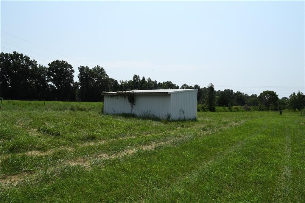 Photo 9 of 13 - 11503 State Route 2 Highway, Freeman, MO 64746