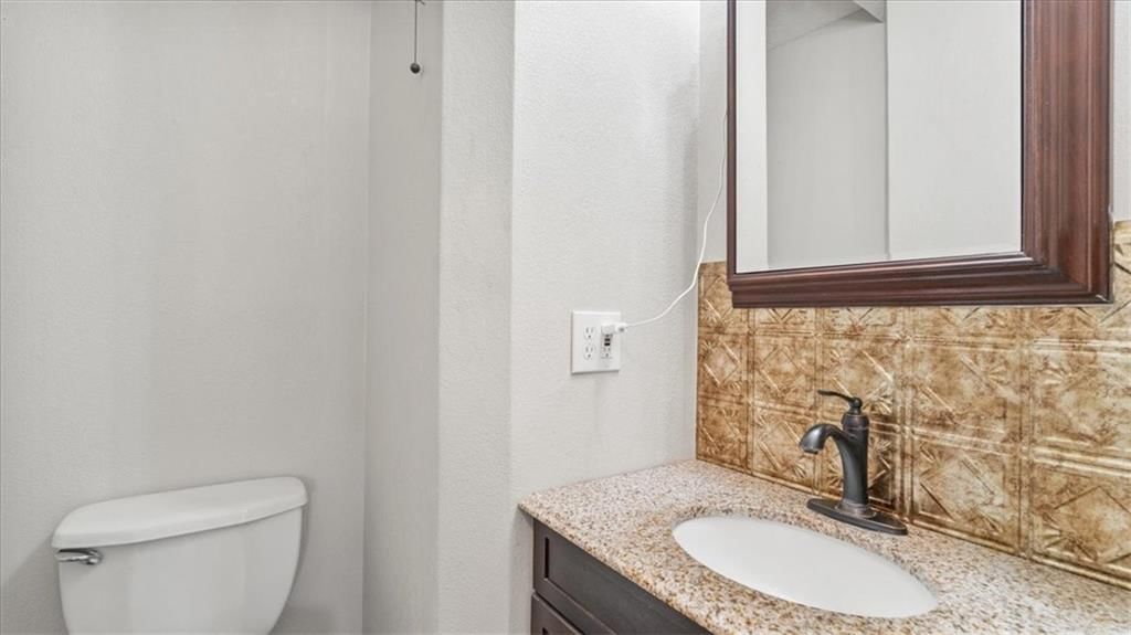 2103 N York Road — photo 10